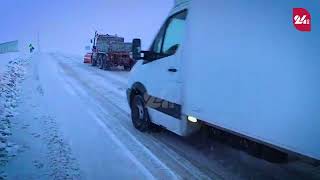 видео: На перевалах выпал снег: ограничения для большегрузов остаются в силе картинка: На перевалах выпал снег: ограничения для большегрузов остаются в силе