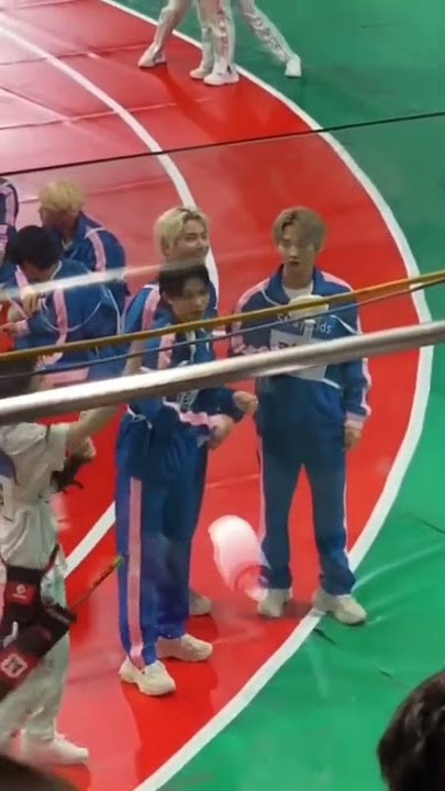 ITZY & STRAYKIDS moments at ISAC 2022