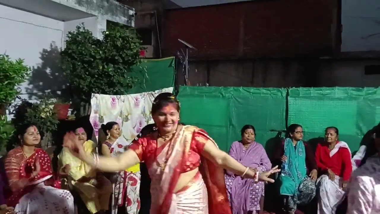 हम दोनों की मस्ती कैसी लगी कमेंट करके बताएं होली की