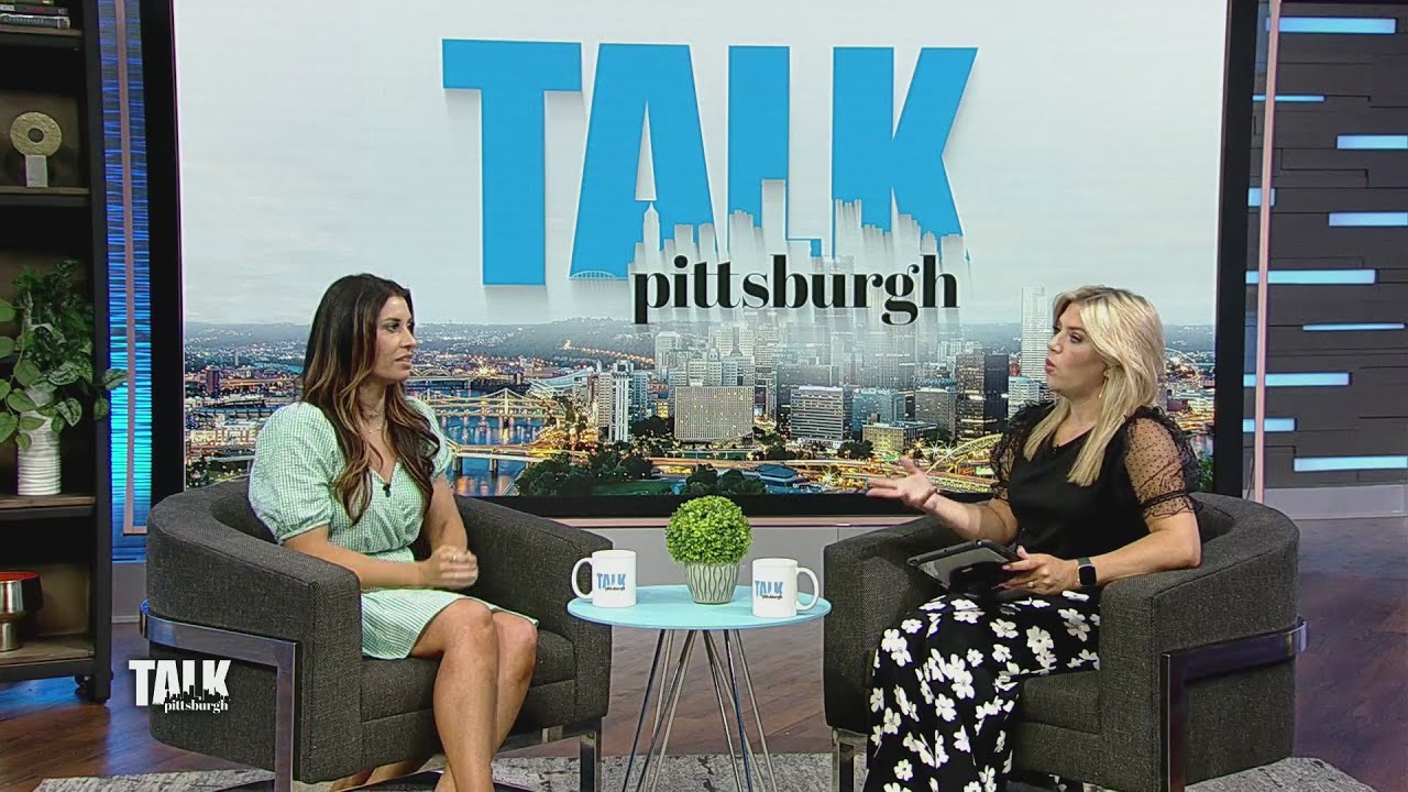 Heather and Mary chat about a Hollywood star still using a flip phone