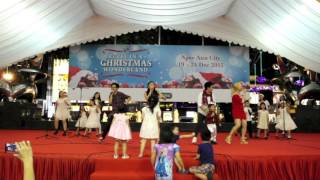 [E] 2015 Christmas Caroling - All I Want For Christmas Is You by Declan