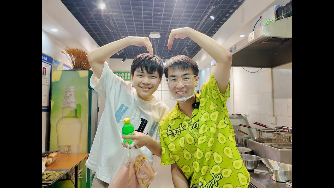 大学生毕业回家开小吃店，多亏粉丝的支持，生意越来越好了！