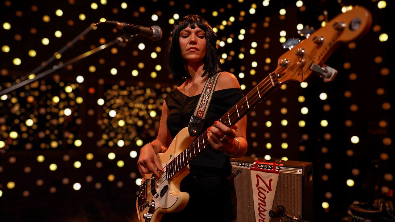 Khruangbin - Two Fish and an Elephant ii (Live on KEXP)