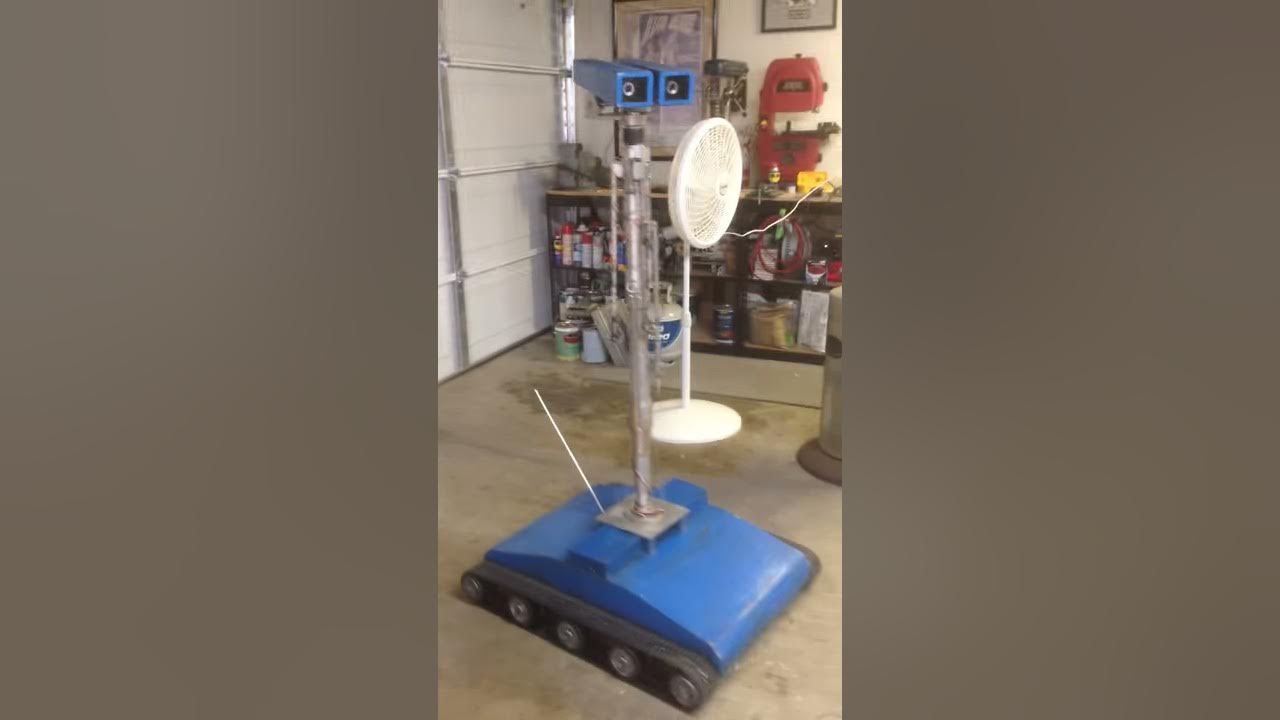 WED-15-77 Treadwell Droid - YouTube