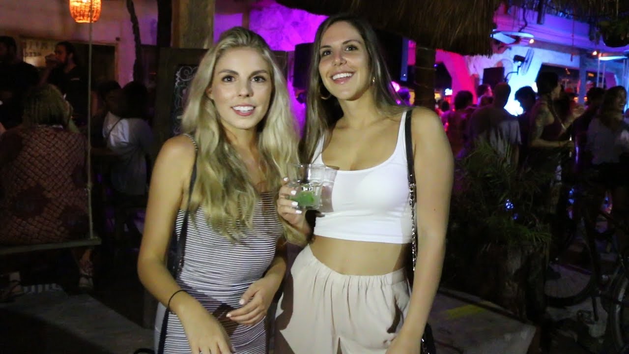 Tulum MEXICO Nightlife ,Picking girls !!! , ( Vida Nocturna en Tulum