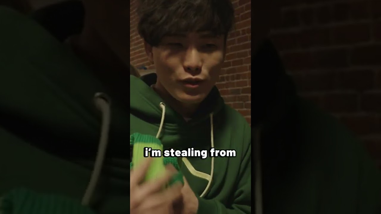 Sykkuno Stealing his own merch