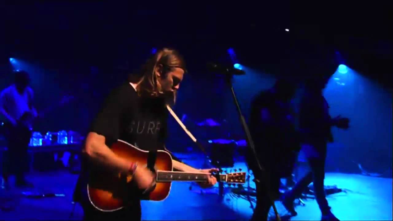 HILLSONG WORSHIP - MIGHTY TO SAVE LYRICS