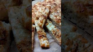 Хлебные палочки с моцареллой,чесноком и базиликом#выпечка #хлеб #готовим #простыерецепты #recipe