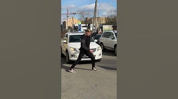 Drivers Confused by Strange Obstacle in the Road