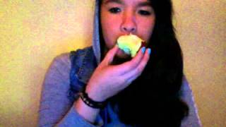 Girl eats entire apple in less than 5 minutes