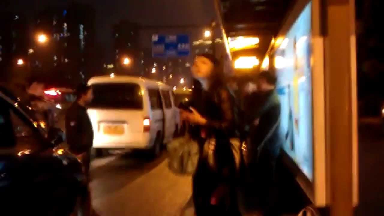 hangzhou-self-employed-taxi-drivers-hog-up-bus-stop-youtube