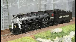 Locomotive À Vapeur Berkshire 2-8-4 Southern Pacific - Trix 25983 - Vue 360