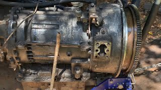 Removing a bus transmission in 1/2 a day was a hard job screenshot 1