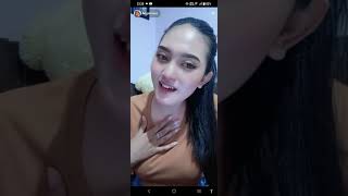 Live Tiktok Cewek Cantik I Montok Kaos Coklat Ketat Bikin Crt