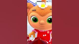 Making a Snowman – A Carrot for His Nose! ☃️🥕 #winterfun #snowman #kids