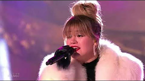 Kelly Clarkson - Underneath The Tree (Live from Christmas in Rockefeller Center 2023)