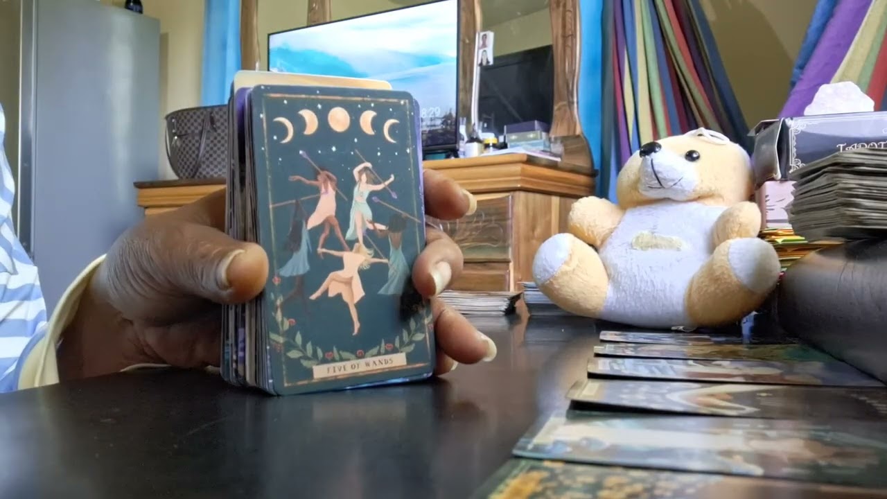 Этот человек лжет об императрице, но император видит его насквозь 😒 🙄