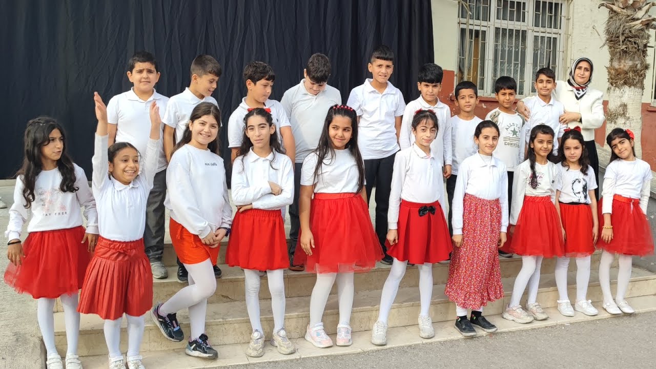 4 E sınıfı 24 Kasım Öğretmenler Günü Gösterisi 