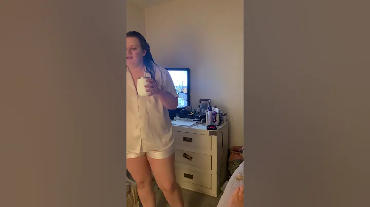 Kara Sings for her Christmas.