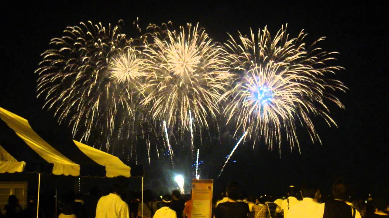 横田基地 日米友好祭 10 花火 Youtube