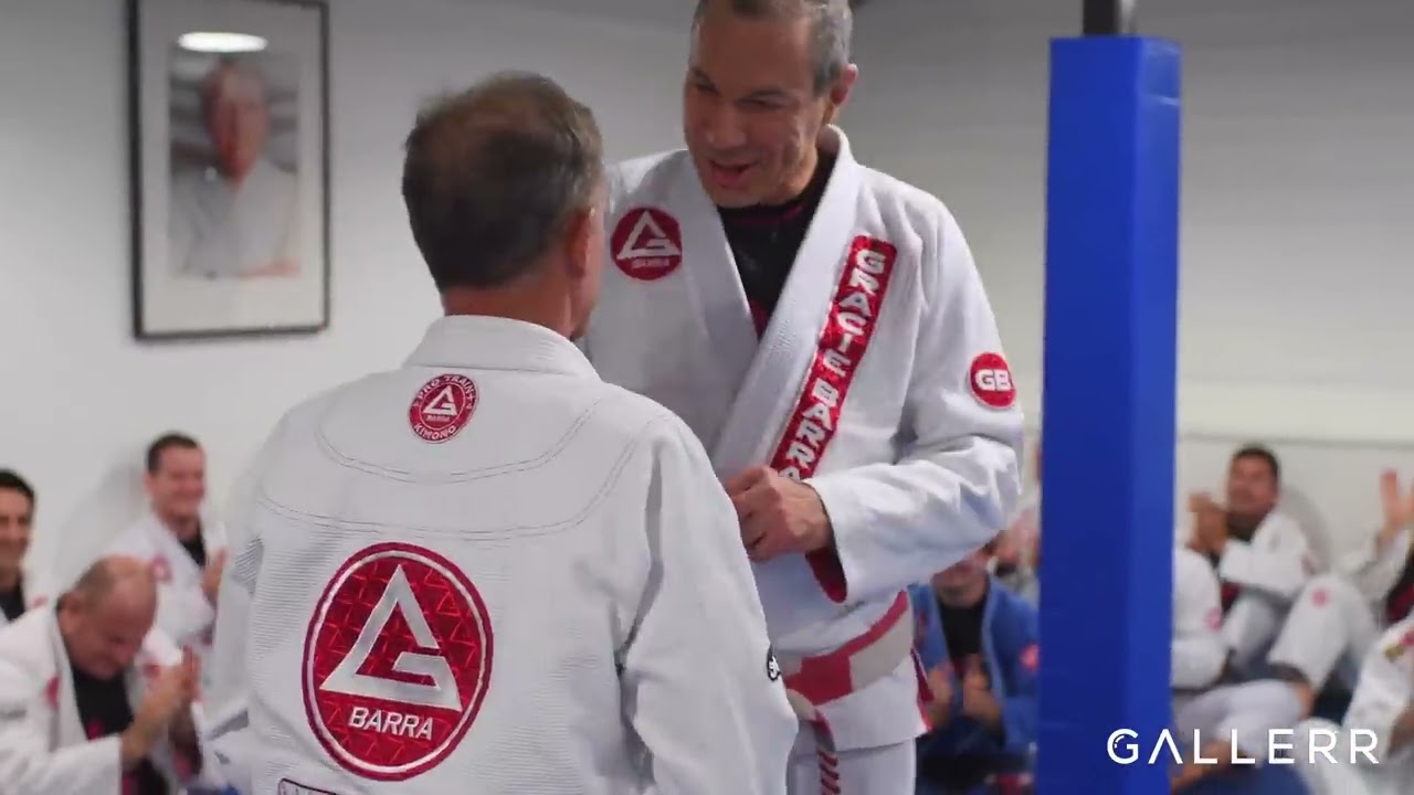 Carlos Gracie Jr Leads The Gracie Barra Hq Bjj Annual Graduation Ceremony Jitseasy