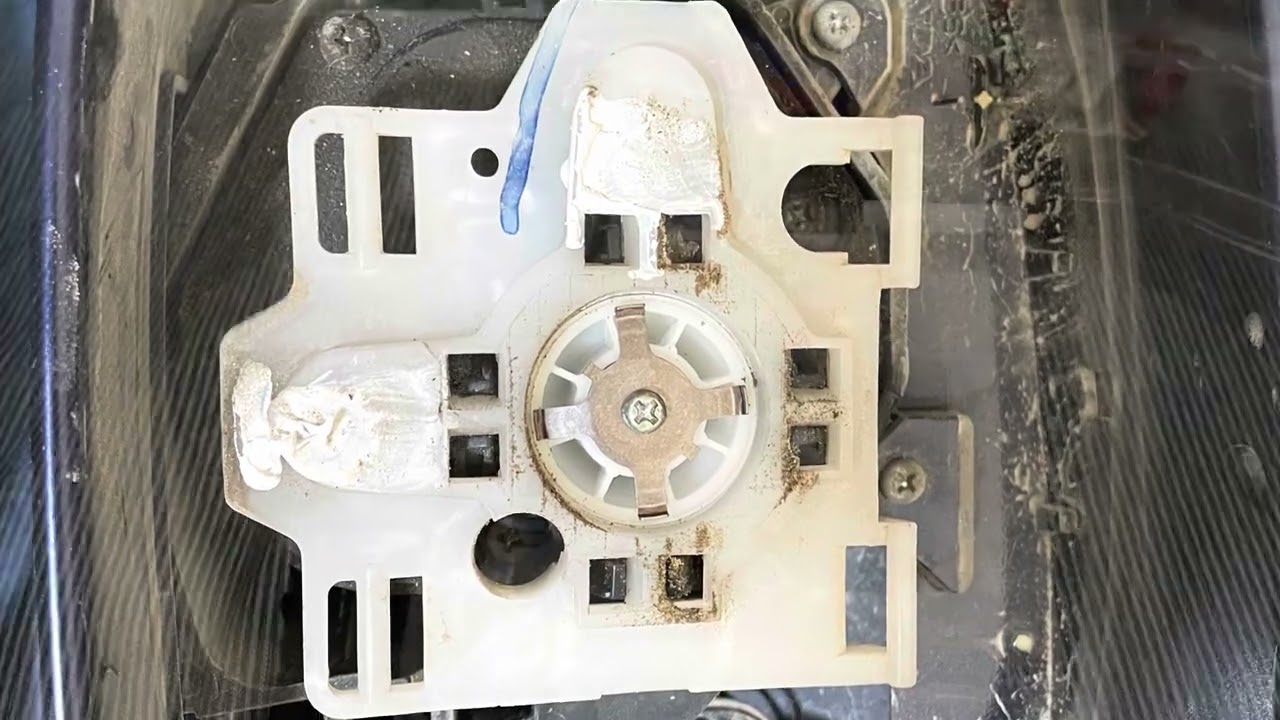 Honda Accord 8th Generation 2008 to 2010 side mirror motor assembly replacement