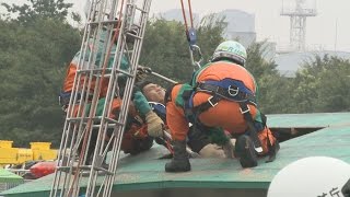 東京都など合同防災訓練 護衛艦へのヘリ搬送も