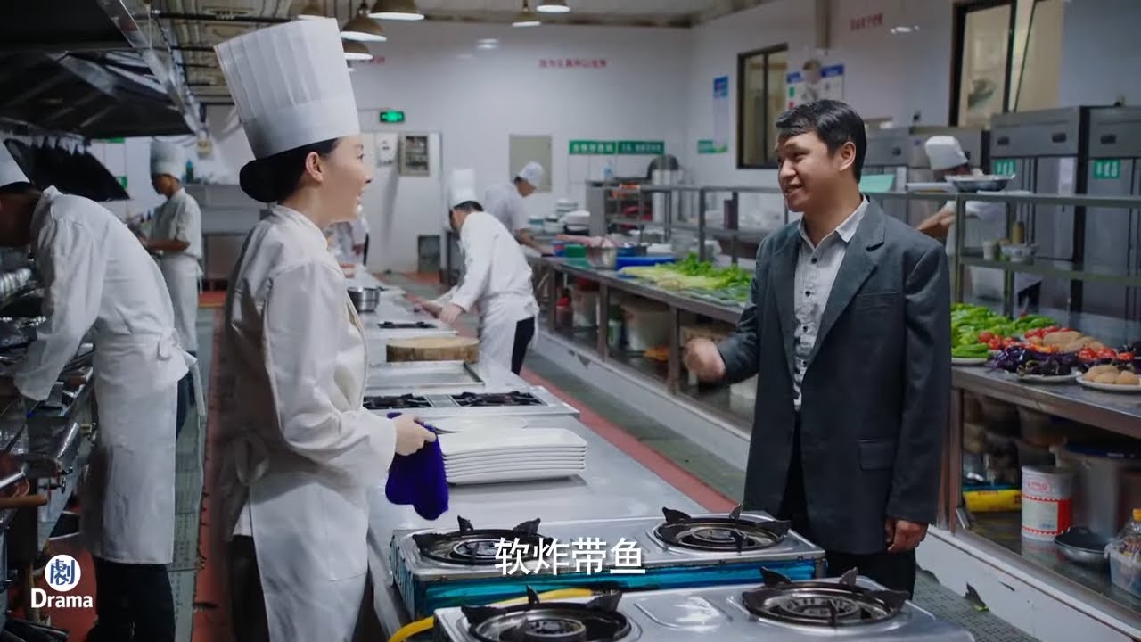 女廚師丟了國企鐵飯碗，到私企找工作不求工資，誰料試工一天生意翻倍，老板爭著要