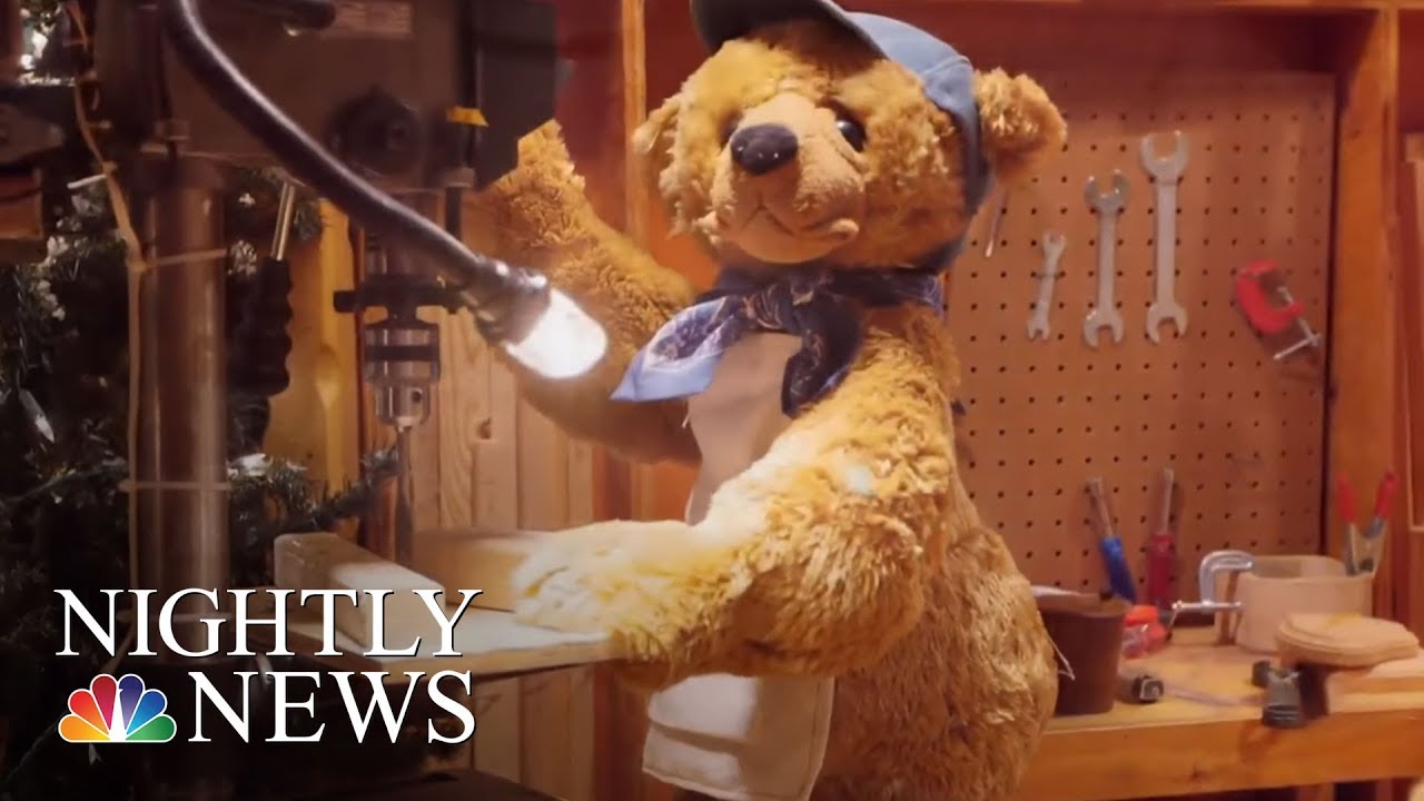 Santa’s Workshop Comes To Life In Brooklyn, New York | NBC Nightly News ...