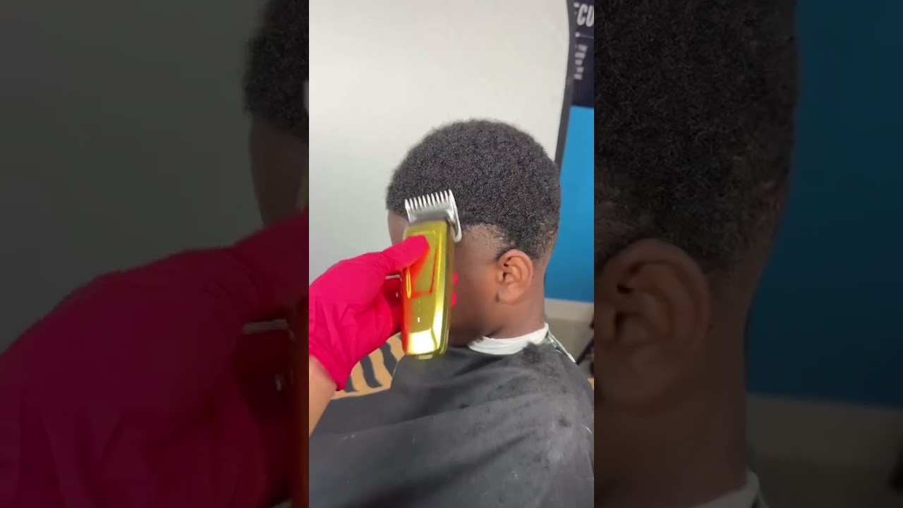 Быстрая стрижка афро-волос с техникой чистого перехода 