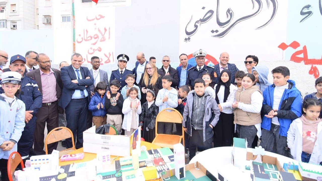 في اليوم الوطني للسلامة الطرقية الأمن يؤطر حملة تحسيسيةلتلاميذ مدرسة  رحال المسكيني الرحمة دار بوعزة