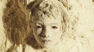 Crazy! Mother Is Jealous Of Her Beautiful Daughter And Buries Her In Flour!