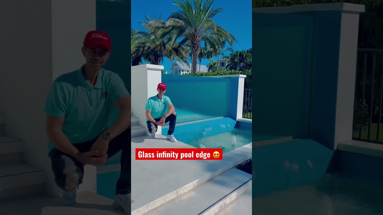 How about this glass pool enclosure 😍 