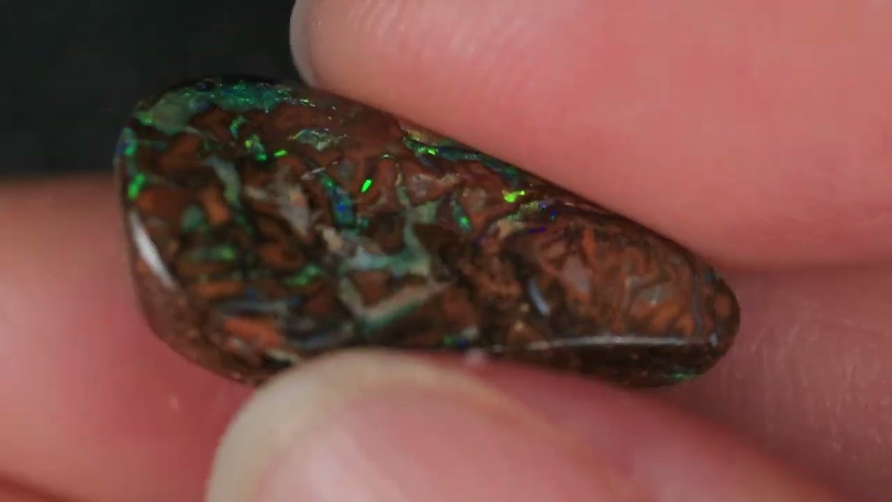 GENUINE AUSTRALIAN OPAL GEMSTONE  BY KUCINA OPALS