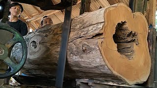 Extraordinary !! the process of sawing giant teak wood with large holes