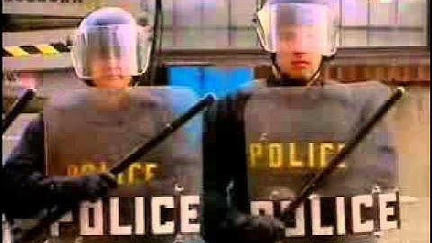 Very Funny Surprise on Street   Video  5BFrom 20www metacafe com 5D 202861161 10597255 11