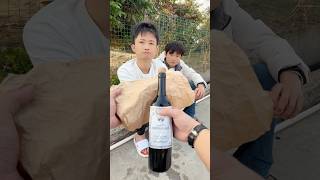 The wine bottle disappeared. #magical #magic #魔术教学