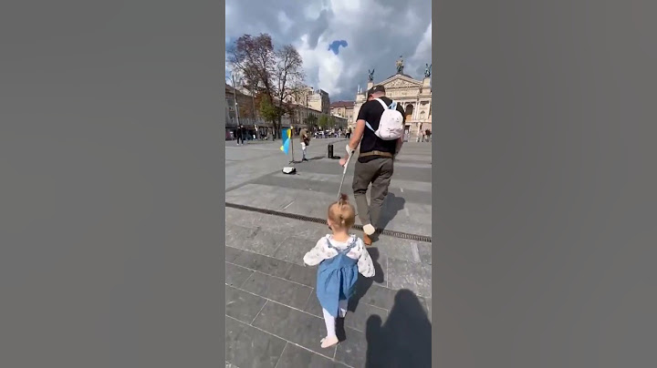 Маленька дівчинка біля пораненого тата у Львові ❤️Відео: pozuvnoi_molot /TikTok #зсу #family #father