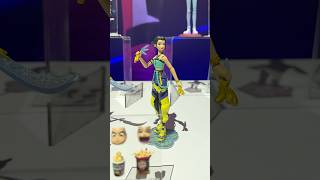 K-pop Demon Hunter figures on display at New York Toy Fair #kpopdemonhunters
