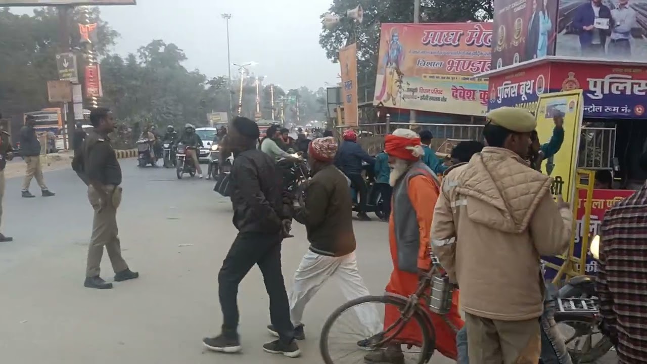 माघ मेला 2026 में भारत स्काउट के बच्चे भी वोलेंटियर्स के तौर पर कार्य कर रहे है । 