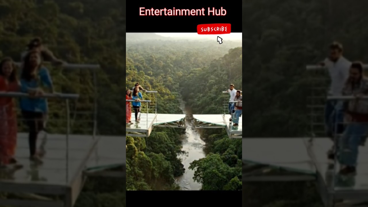 “Glass Bridge CRACKS Under Heavy Stone! Tourists Panic as Panels Shatter!” 