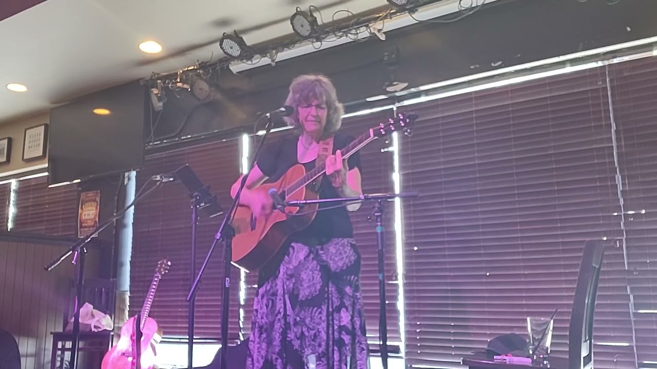 На концерте «Её проблема сейчас»: 