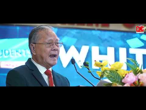 Video Lễ trao áo trắng và tuyên thệ lời thề Hippocrates của... - YouTube