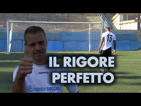 Video: Come Colpire Un Rigore