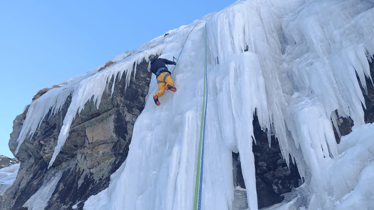 ESCALADA EN HIELO 2025