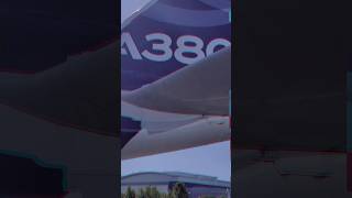 👑 Who is the King here... The size of Airbus A380-800 is unreal when it parks beside A320 and A340 🙀