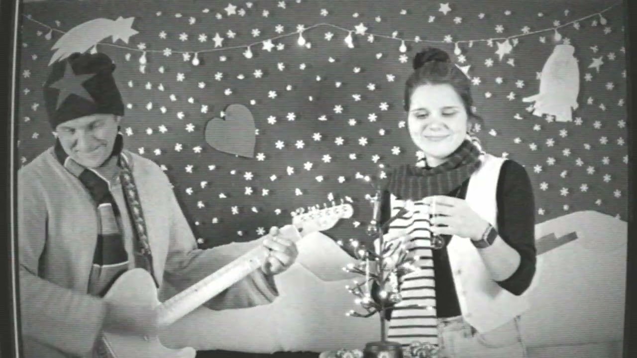 Song 5: Rockin' Around The Christmas Tree Feat. Sandy Bright