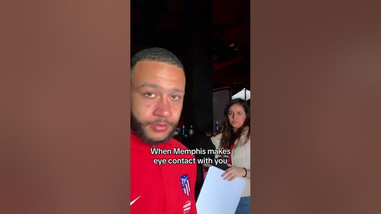 When Memphis Depay makes eye contact with you at an Atlético Madrid football photo shoot