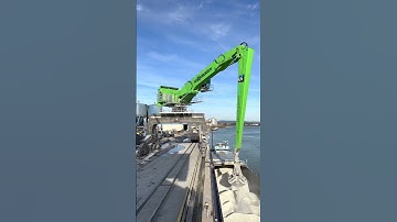 Worlds largest material handler Sennebogen 895E