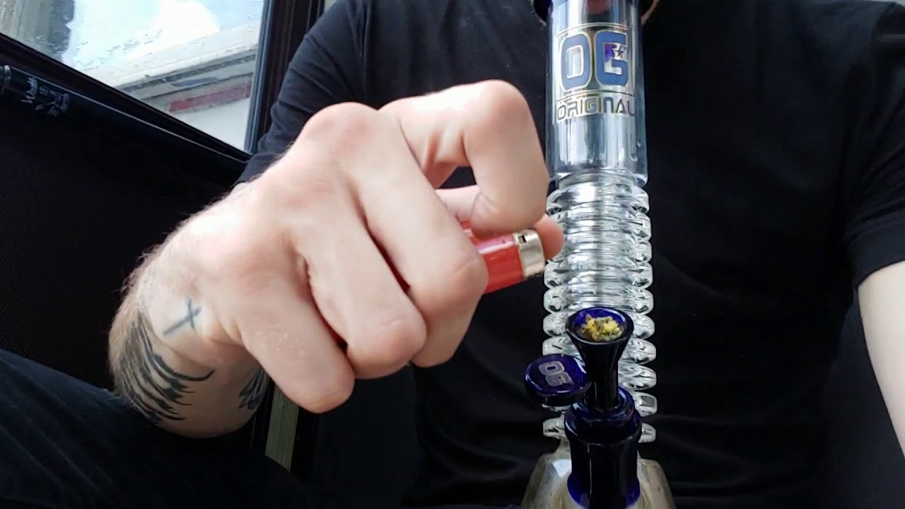 New bong fat toke with pink kush budder